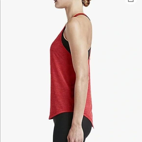 Nike | Elastika Keyhole Training Tank in Red - Picture 5 of 11